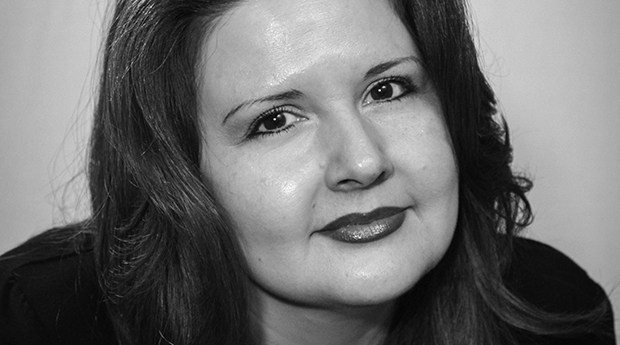 Holly Hanson Headshot 1 cropped